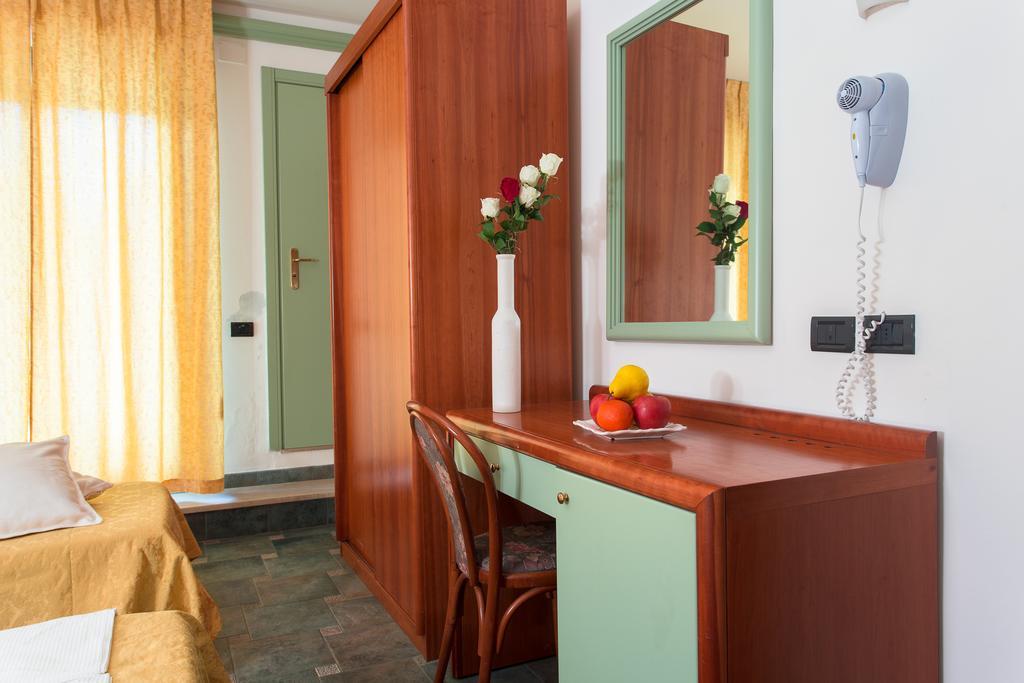 Hotel Zeus Cesenatico Zimmer foto